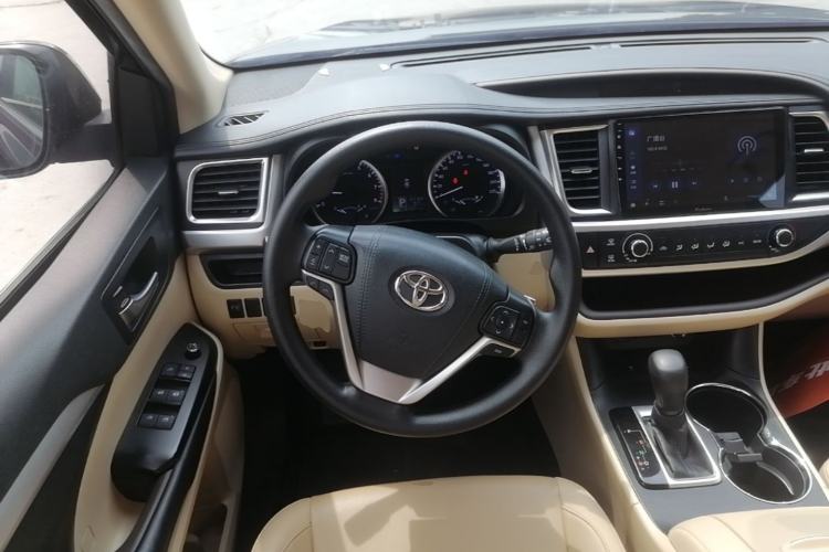 Used Toyota Highlander 2018 2.0T Four-Wheel Drive Elite Edition 7 Seats China VI Standard Steering Wheel