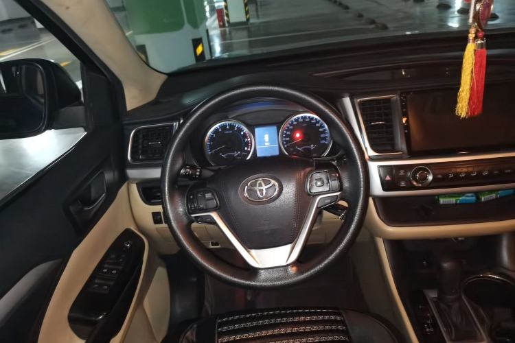 Used Toyota Highlander 2018 2.0T Four-Wheel Drive Elite Edition 7 Seats China V Standard Steering Wheel