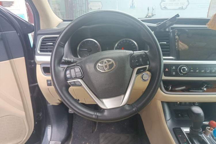 Used Toyota Highlander 2018 2.0T Two-Wheel Drive Elite Edition 7 Seats Emission Standard China V Steering Wheel
