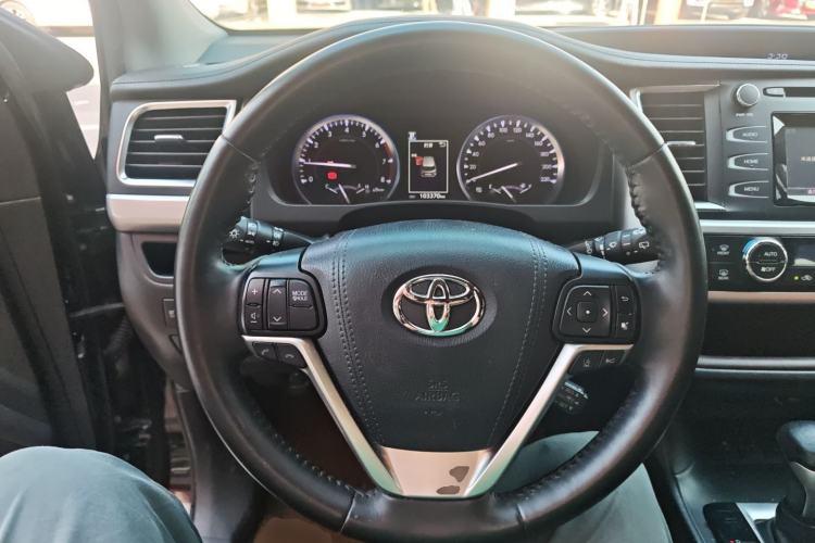 Used Toyota Highlander 2018 2.0T Four-Wheel Drive Knight Edition 7 Seats China VI Standard Steering Wheel
