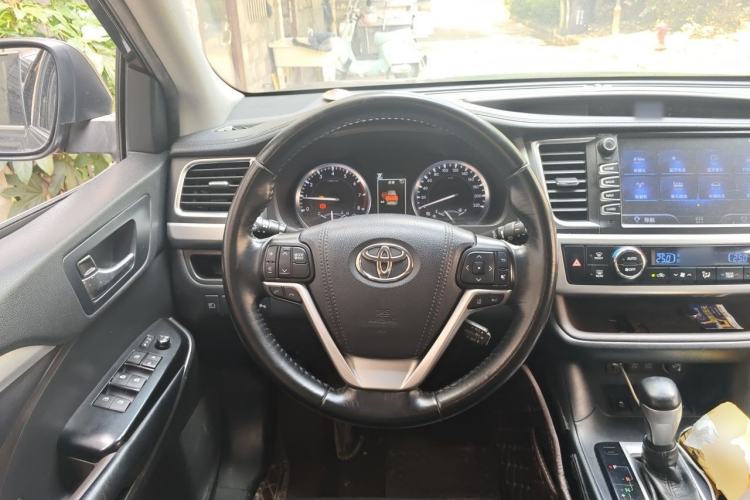 Used Toyota Highlander 2018 2.0T Four-Wheel Drive Luxury Version 7 Seats China VI Standard Steering Wheel