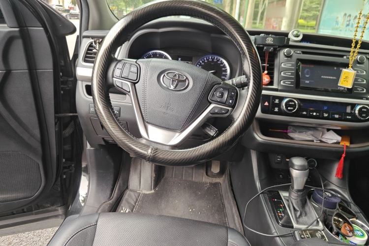 Used Toyota Highlander 2018 2.0T Four-Wheel Drive Luxury Edition 7 Seats China V Emission Standard Steering Wheel