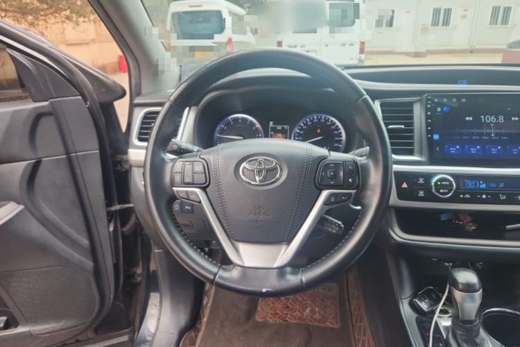 Used Toyota Highlander 2018 2.0T Four-Wheel Drive Luxury Version 7 Seats China VI Standard Steering Wheel