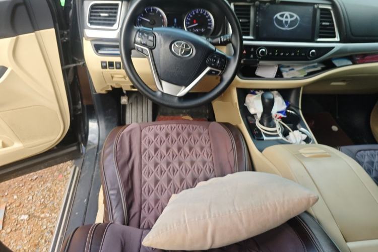 Used Toyota Highlander 2018 2.0T Four-Wheel Drive Elite Edition 7 Seats China V Standard Steering Wheel