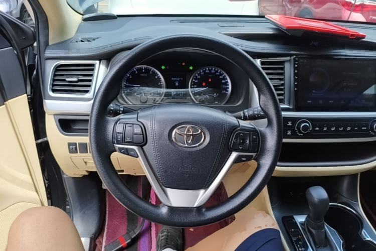 Used Toyota Highlander 2018 2.0T Two-Wheel Drive Elite Version 5 Seats China VI Standard Steering Wheel