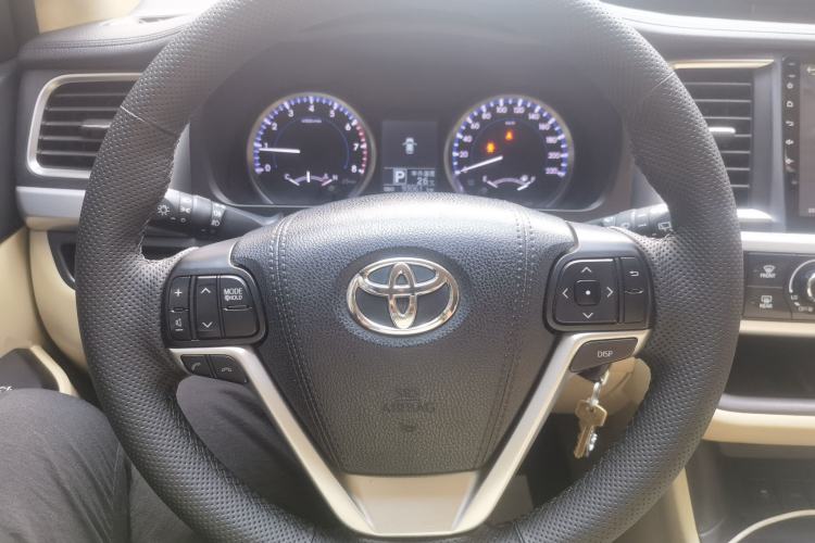 Used Toyota Highlander 2018 2.0T Four-Wheel Drive Elite Edition 7 Seats China V Standard Steering Wheel