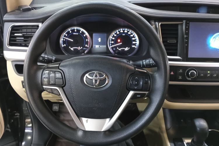 Used Toyota Highlander 2018 2.0T Two-Wheel Drive Elite Edition 5 Seats Emission Standard China V Steering Wheel