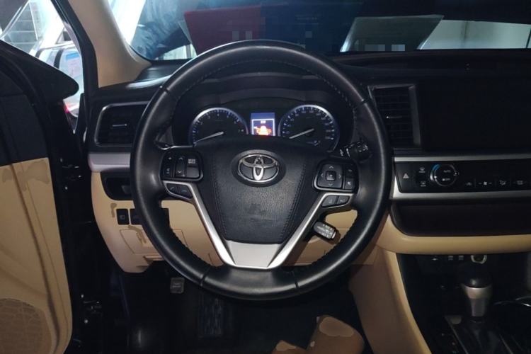 Used Toyota Highlander 2018 2.0T Four-Wheel Drive Prestige Version 7 Seats China VI Standard Steering Wheel