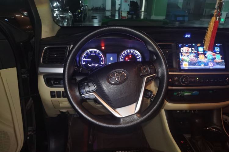 Used Toyota Highlander 2018 2.0T Four-Wheel Drive Elite Edition 7 Seats China V Standard Steering Wheel