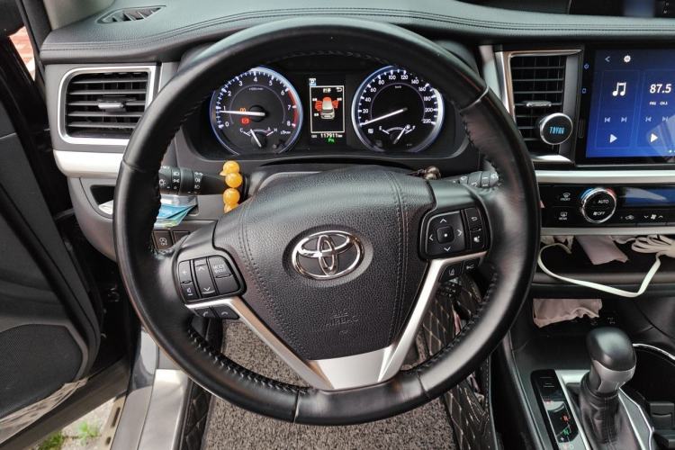 Used Toyota Highlander 2018 2.0T Four-Wheel Drive Prestige Version 7 Seats China V Emission Standard Steering Wheel