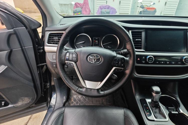 Used Toyota Highlander 2018 2.0T Four-Wheel Drive Ultimate Edition 7-Seater Emission Standard China V Steering Wheel