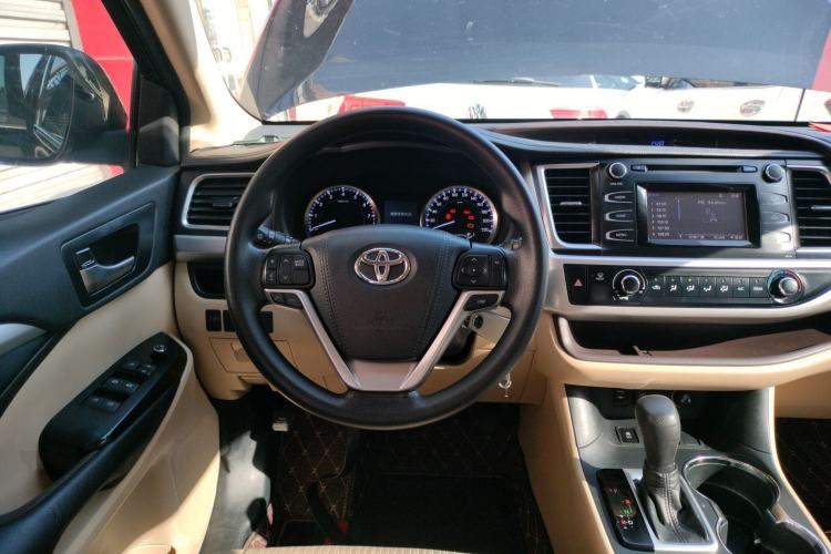 Used Toyota Highlander 2018 2.0T Two-Wheel Drive Elite Version 5 Seats China VI Standard Steering Wheel