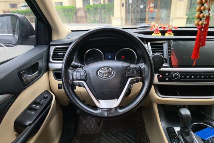 Used Toyota Highlander 2018 2.0T Two-Wheel Drive Elite Edition 5 Seats Emission Standard China V Steering Wheel