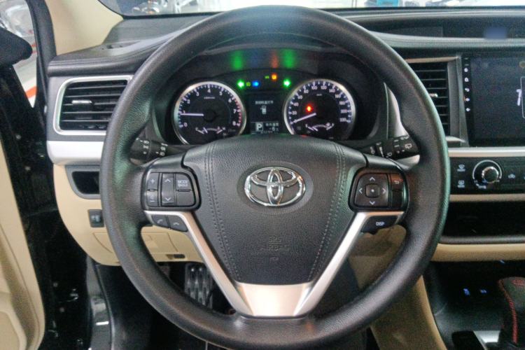 Used Toyota Highlander 2018 2.0T Four-Wheel Drive Elite Edition 7 Seats China VI Standard Steering Wheel