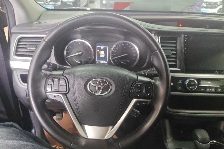 Used Toyota Highlander 2018 2.0T Four-Wheel Drive Luxury Version 7 Seats China VI Standard Steering Wheel