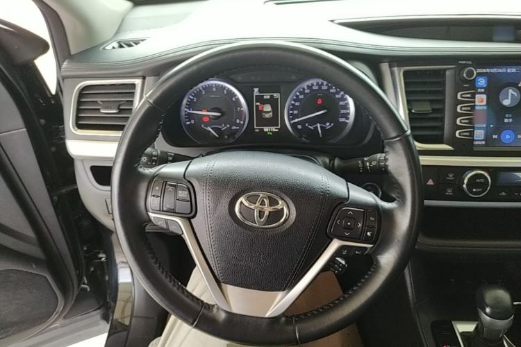 Used Toyota Highlander 2018 2.0T Four-Wheel Drive Luxury Edition 7 Seats China V Emission Standard Steering Wheel