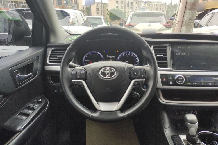 Used Toyota Highlander 2018 2.0T Four-Wheel Drive Prestige Version 7 Seats China V Emission Standard Steering Wheel