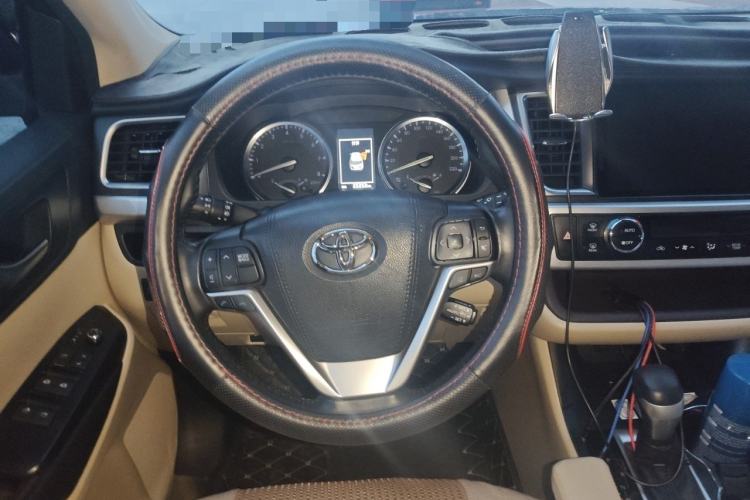 Used Toyota Highlander 2018 2.0T Four-Wheel Drive Prestige Version 7 Seats China V Emission Standard Steering Wheel