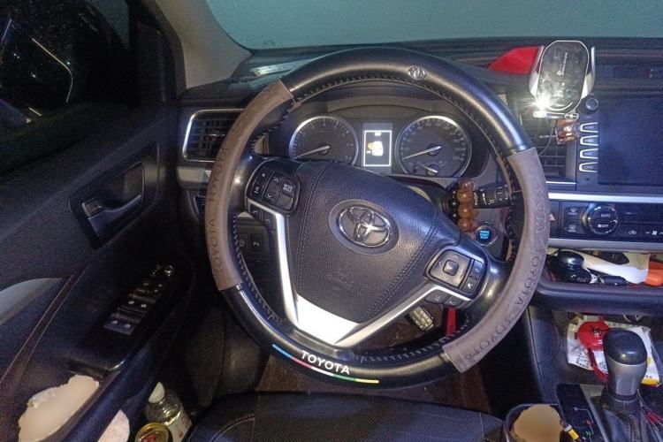 Used Toyota Highlander 2018 2.0T Four-Wheel Drive Luxury Edition 7 Seats China V Emission Standard Steering Wheel