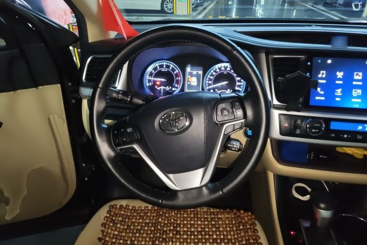 Used Toyota Highlander 2018 2.0T Four-Wheel Drive Prestige Version 7 Seats China VI Standard Steering Wheel