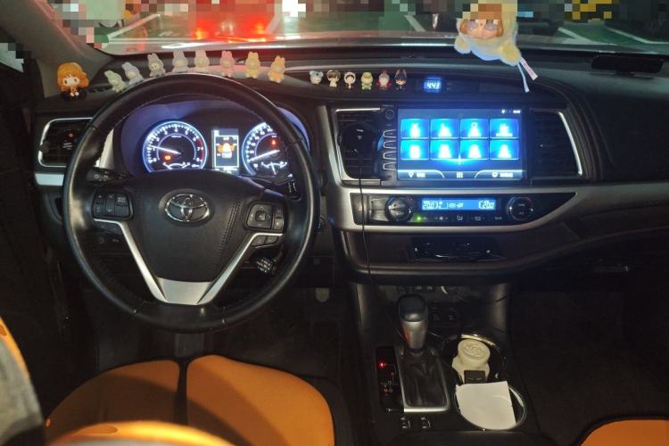 Used Toyota Highlander 2018 2.0T Four-Wheel Drive Luxury Edition 7 Seats China V Emission Standard Steering Wheel