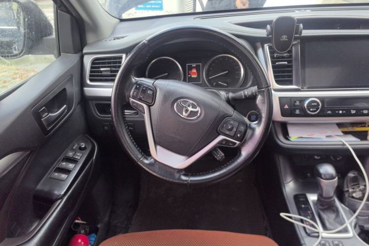 Used Toyota Highlander 2018 2.0T Four-Wheel Drive Prestige Version 7 Seats China V Emission Standard Steering Wheel