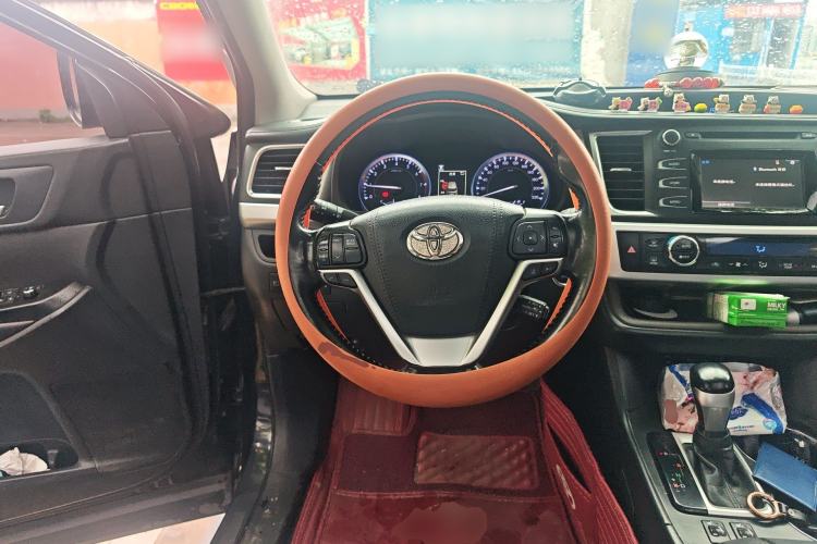 Used Toyota Highlander 2018 2.0T Four-Wheel Drive Luxury Version 7 Seats China VI Standard Steering Wheel
