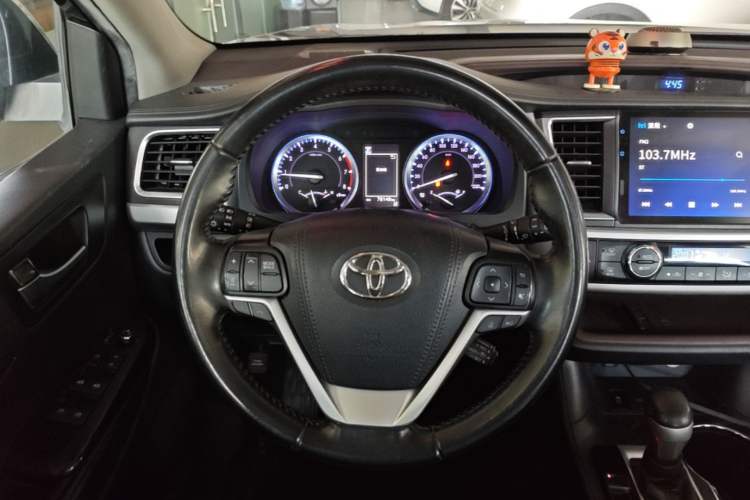 Used Toyota Highlander 2018 2.0T Four-Wheel Drive Prestige Version 7 Seats China VI Standard Steering Wheel