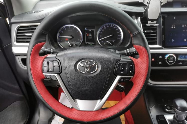 Used Toyota Highlander 2018 2.0T Four-Wheel Drive Prestige Version 7 Seats China V Emission Standard Steering Wheel