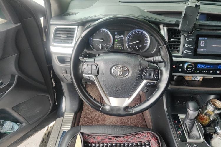 Used Toyota Highlander 2018 2.0T Four-Wheel Drive Luxury Version 7 Seats China VI Standard Steering Wheel