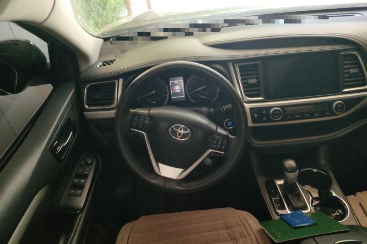 Used Toyota Highlander 2018 2.0T Two-Wheel Drive Prestige Version 7 Seats China V Emission Standard Steering Wheel