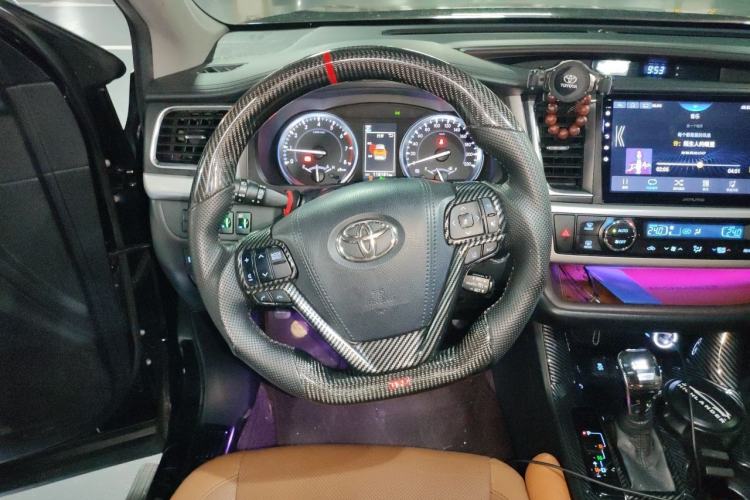Used Toyota Highlander 2018 2.0T Four-Wheel Drive Knight Edition 7 Seats China VI Standard Steering Wheel