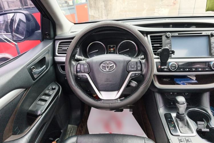 Used Toyota Highlander 2018 2.0T Four-Wheel Drive Luxury Edition 7 Seats China V Emission Standard Steering Wheel