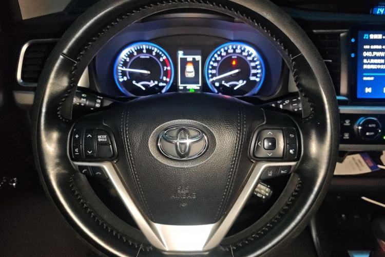 Used Toyota Highlander 2018 2.0T Four-Wheel Drive Prestige Version 7 Seats China VI Standard Steering Wheel