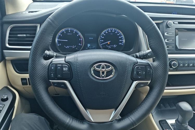 Used Toyota Highlander 2018 2.0T Two-Wheel Drive Elite Version 5 Seats China VI Standard Steering Wheel