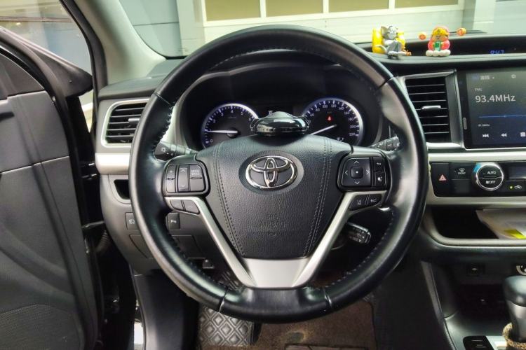 Used Toyota Highlander 2018 2.0T Four-Wheel Drive Prestige Version 7 Seats China VI Standard Steering Wheel