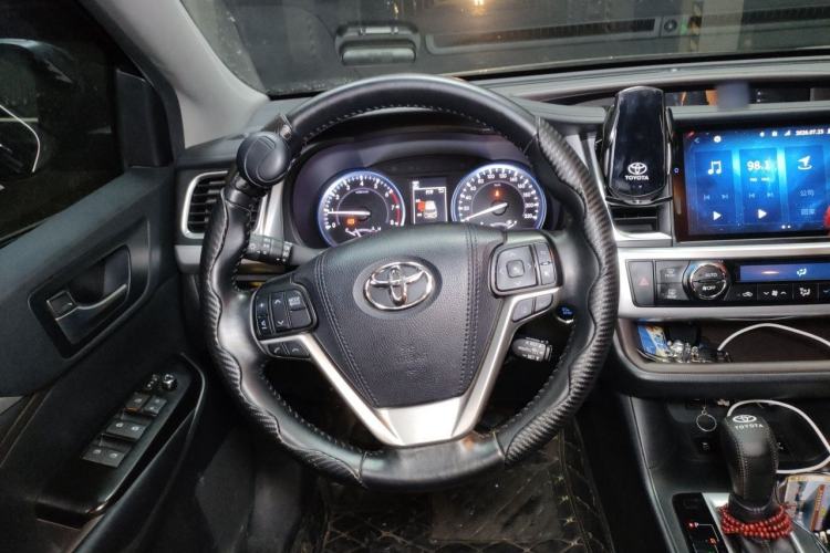 Used Toyota Highlander 2018 2.0T Four-Wheel Drive Prestige Version 7 Seats China VI Standard Steering Wheel