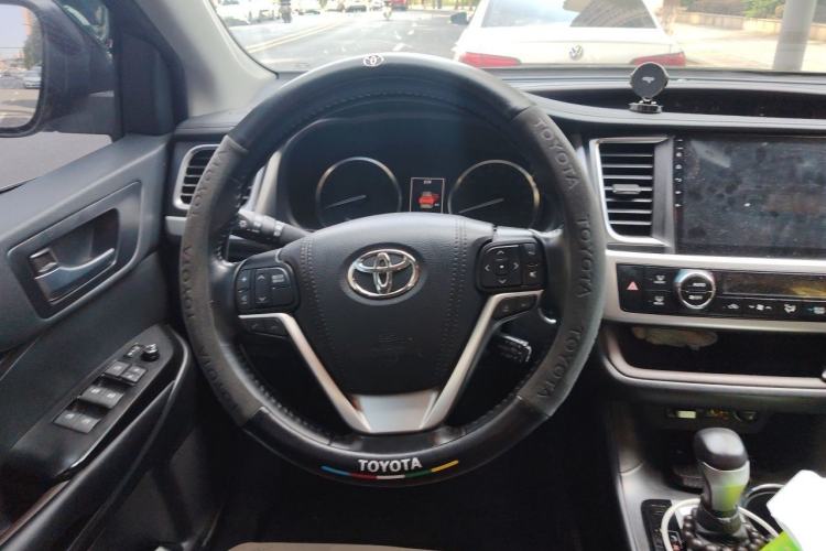 Used Toyota Highlander 2018 2.0T Four-Wheel Drive Prestige Version 7 Seats China VI Standard Steering Wheel