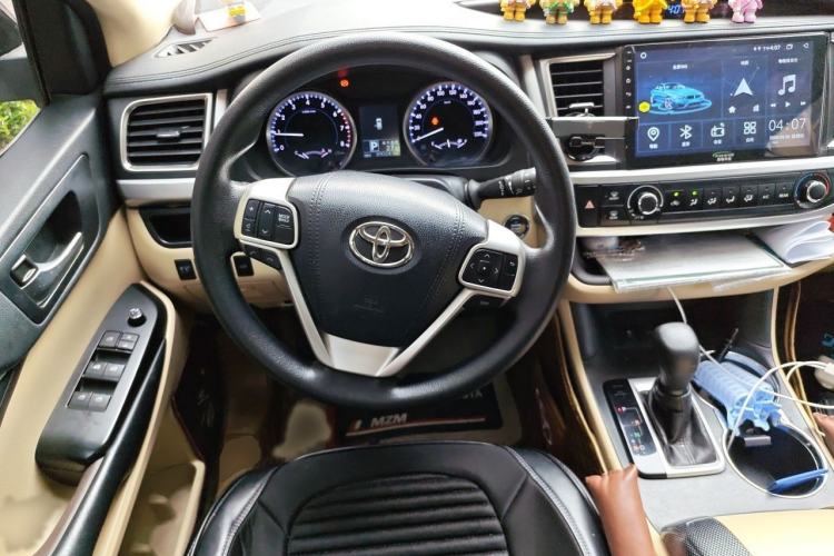 Used Toyota Highlander 2018 2.0T Two-Wheel Drive Elite Edition 5 Seats Emission Standard China V Steering Wheel