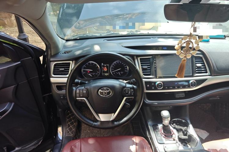 Used Toyota Highlander 2018 2.0T Four-Wheel Drive Luxury Version 7 Seats China VI Standard Steering Wheel