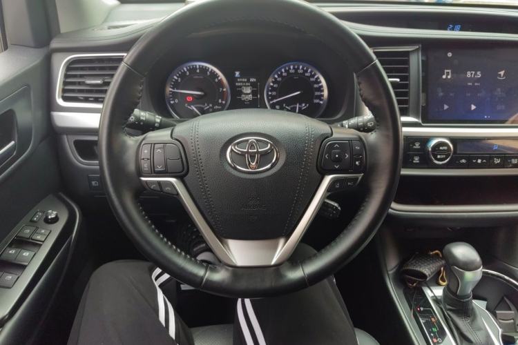 Used Toyota Highlander 2018 2.0T Four-Wheel Drive Prestige Version 7 Seats China VI Standard Steering Wheel