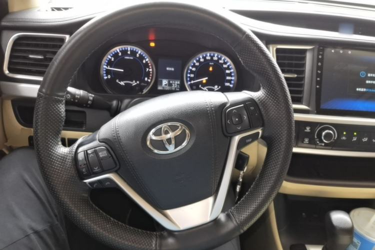 Used Toyota Highlander 2018 2.0T Four-Wheel Drive Elite Edition 7 Seats China VI Standard Steering Wheel