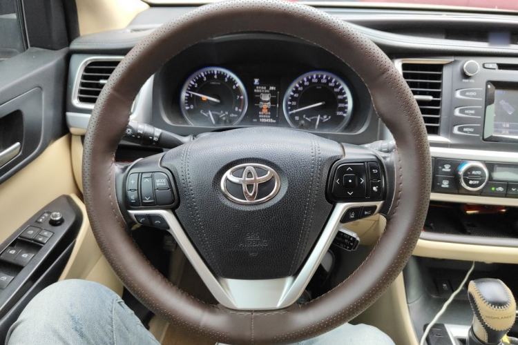 Used Toyota Highlander 2018 2.0T Four-Wheel Drive Luxury Edition 7 Seats China V Emission Standard Steering Wheel