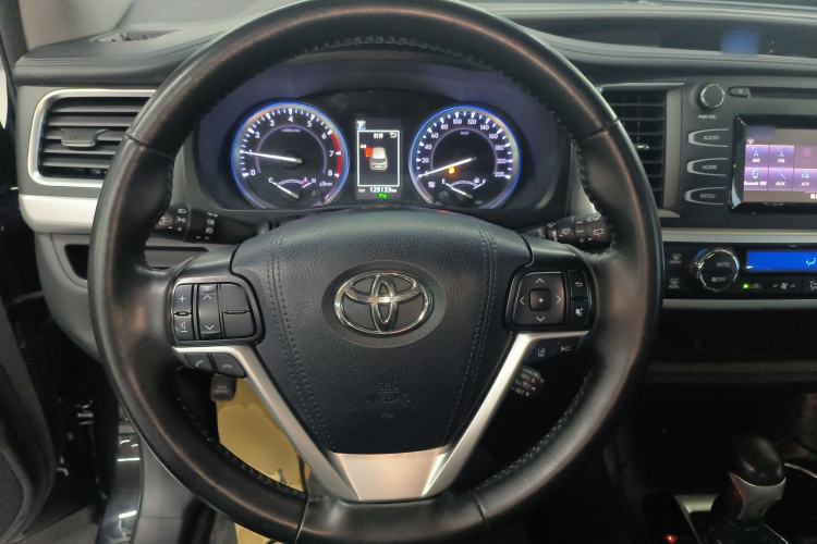 Used Toyota Highlander 2018 2.0T Four-Wheel Drive Luxury Edition 7 Seats China V Emission Standard Steering Wheel