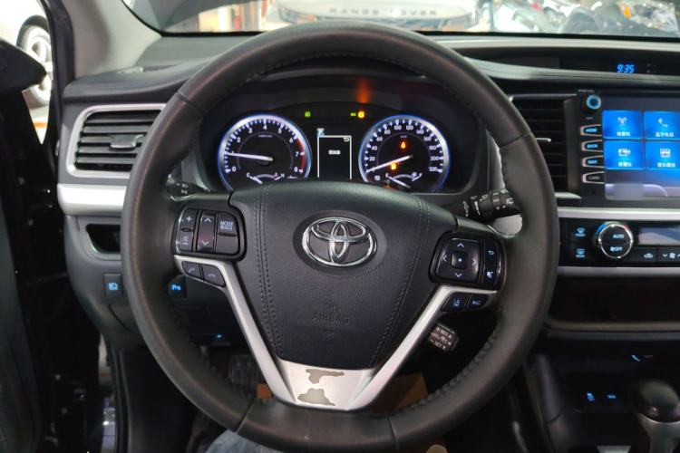Used Toyota Highlander 2018 2.0T Four-Wheel Drive Luxury Version 7 Seats China VI Standard Steering Wheel