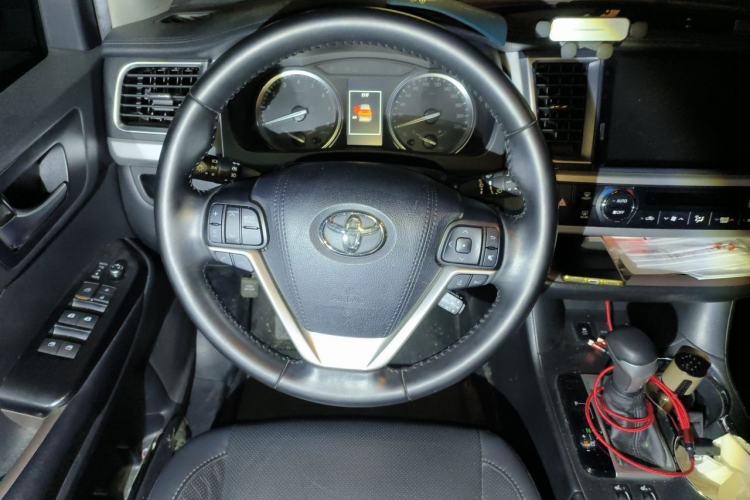 Used Toyota Highlander 2018 2.0T Four-Wheel Drive Prestige Version 7 Seats China VI Standard Steering Wheel