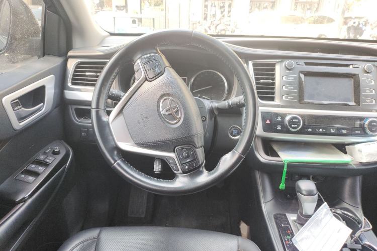 Used Toyota Highlander 2018 2.0T Four-Wheel Drive Luxury Edition 7 Seats China V Emission Standard Steering Wheel