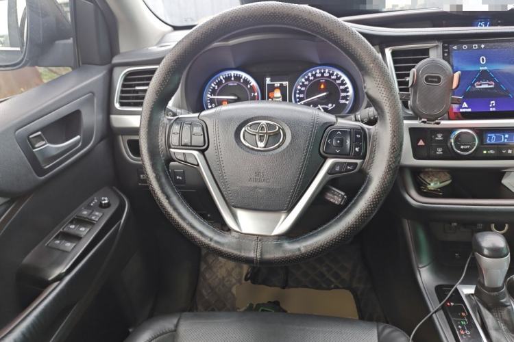 Used Toyota Highlander 2018 2.0T Four-Wheel Drive Luxury Edition 7 Seats China V Emission Standard Steering Wheel