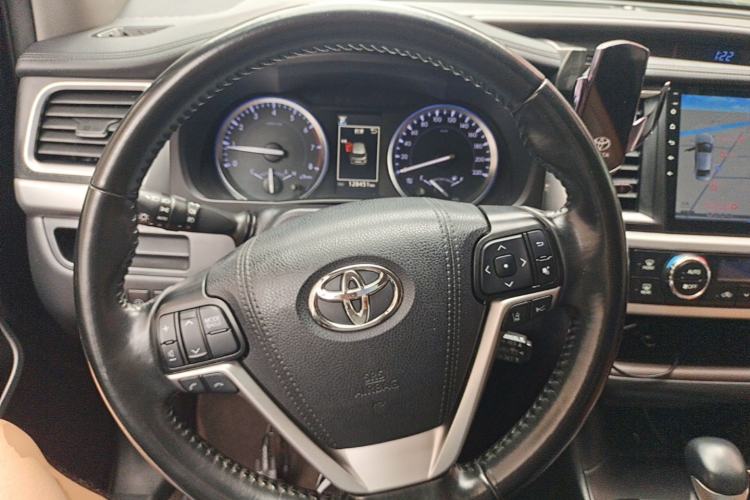Used Toyota Highlander 2018 2.0T Four-Wheel Drive Knight Edition 7 Seats China VI Standard Steering Wheel