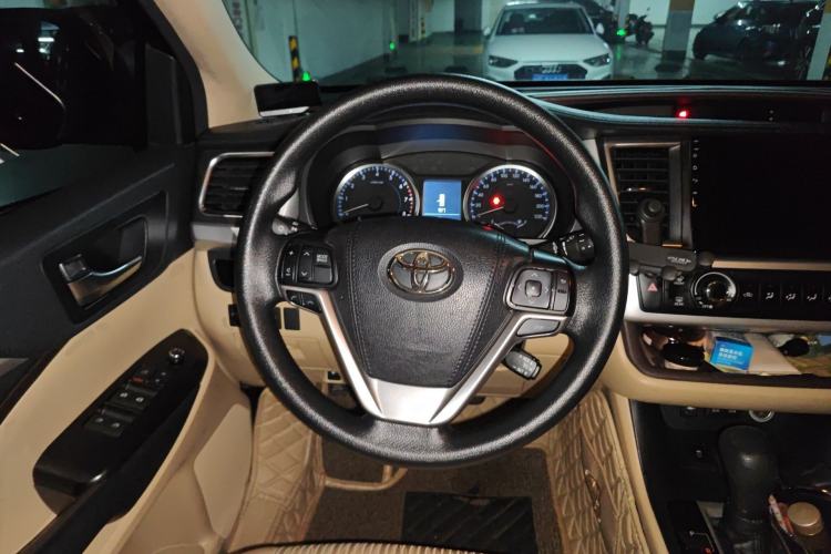 Used Toyota Highlander 2018 2.0T Four-Wheel Drive Elite Edition 7 Seats China V Standard Steering Wheel